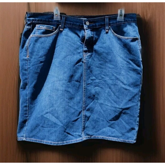 Levis Jean Skirt Womens Size 14 Denim Knee Length Blue Slit In Back Pencil Short - Picture 1 of 12